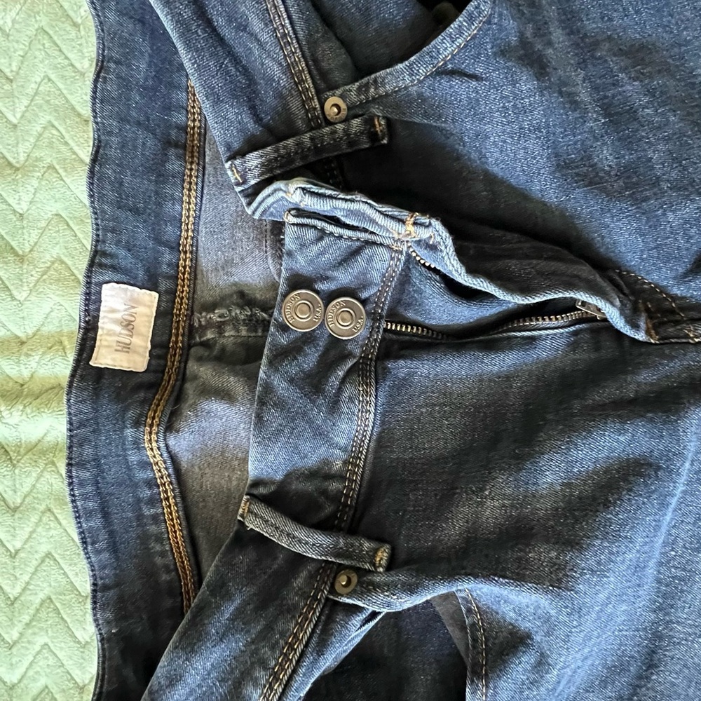 HUDSON CAT MIDRISE
SKINNY W/ STEP HEM
Women's Blue Jeans
